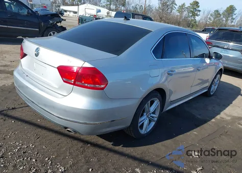 2012 Volkswagen Passat 3.6L V6 Sel Premium z USA, uszkodzony, nr VIN 1VWCM7A38CC075208